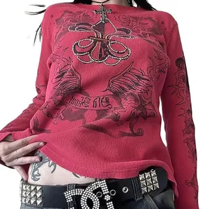 Camiseta vintage roja de manga larga con alas de pedrería Y2K para mujer retro