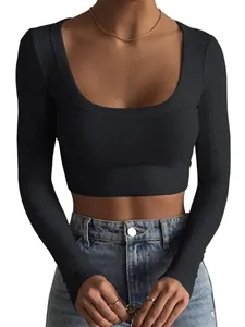 Dames slim fit zwarte geribbelde crop top met lange mouwen en diepe ronde halslijn