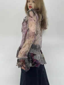 Künstlerisches Mesh-Oberteil mit Vintage-Blumendruck, Rüschen und Glockenärmeln