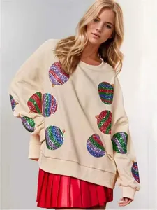 Sweat de Noël crème pour femme avec broderies de boules pailletées colorées et amples