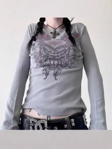 Camiseta gris vintage de manga larga con estampado de alas, punto gofre y strass
