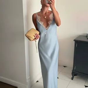 Robe Longue Sexy pour Femmes Col en V Patchwork de Dentelle Satin Coupe Ajustée Dos Nu Sans Manches Élégante Robe de Soirée d'Été