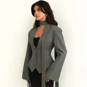 Blazer gris élégant à manches longues avec col en V et détail écharpe intégré pour femme