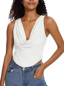 Débardeur blanc élégant avec col bénitier et col en V drapé flatteur pour femme moderne.