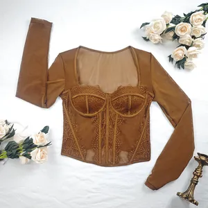 Detailansicht eines braunen langärmeligen Mesh-Korsett-Oberteils mit Spitzen-Bügel-Bustier
