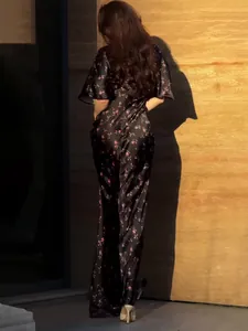 Elegante abito lungo in raso a fiori con maniche corte e stile retrò estivo da donna