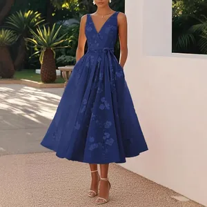 Élégante robe de soirée midi sans manches à col en V et imprimé floral bleu marine pour femme