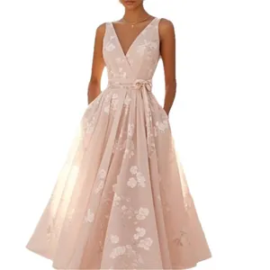 Robe de soirée élégante sans manches avec col en V et imprimé floral pêche délicat