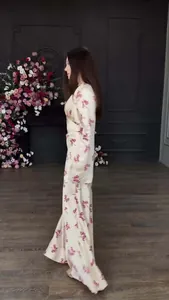 Elegantes langärmliges Maxikleid mit Blumenmuster, V-Ausschnitt und Satin-Optik