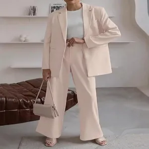 Completo due pezzi blazer e pantaloni a gamba larga in tinta unita per look da strada