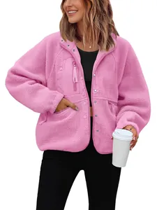 Veste en polaire sherpa rose pour femme avec boutons-pression et poche de poitrine