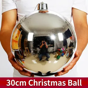Große 30 cm glänzende silberne Spiegel-Weihnachtskugel als Feiertagsdekoration