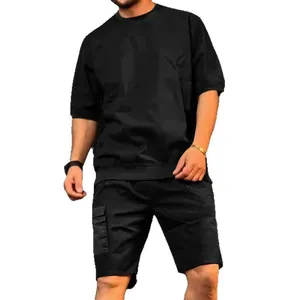 Ensemble cargo d'été noir pour hommes avec t-shirt à manches courtes et short multi-poches