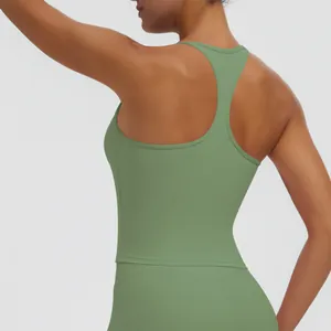 Rückansicht eines salbeigrünen Racerback-Sport-BHs mit Polsterung für Yoga-Fitness-Training