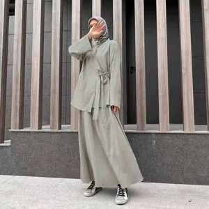 Completo gonna modesta in lino con top a portafoglio e gonna lunga color verde salvia