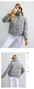Vistas detalladas frontal y trasera de una chaqueta acolchada gris corta para mujer.