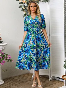 Elegant floral print V-neck midi dress with short puff sleeves and high waist for women
