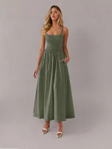 Damen Verstellbare Spaghetti-Träger Gerafft Cami Maxi Kleid Mit Taschen Polyester A-Linie Lässig Ärmellos Sommerkleid