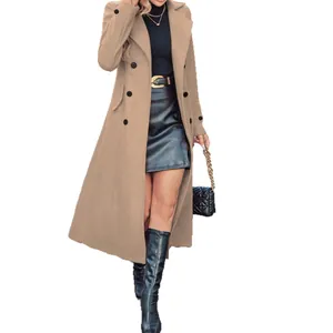 Elegante cappotto lungo in lana doppiopetto color cammello da donna, perfetto per l'inverno