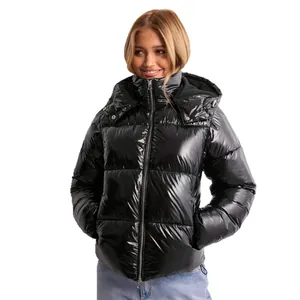 Doudoune à capuche noire brillante haut de gamme pour femme, chaleur hivernale et style