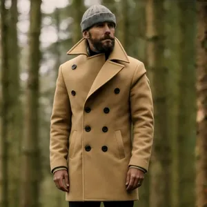 Elegante abrigo de lana camel para hombre con diseño de doble botonadura y solapas grandes
