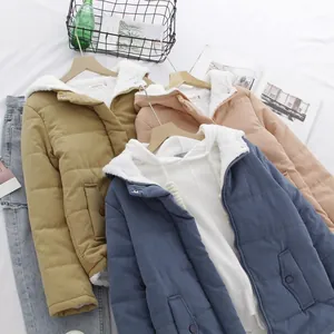 Gemütliche Winter-Steppjacken für Damen mit Lammfellfutter in Gelb Rosa und Blau