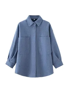 Oversize Damen Wollmantel in Blau mit großen Taschen für die Saison Herbst/Winter