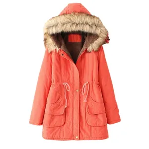 Auffälliger oranger Parka für Damen mit Kordelzug und großer Kapuze aus Kunstpelz
