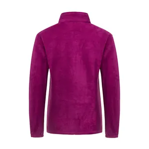 Dames fleecejack in magenta met opstaande kraag achteraanzicht voor de winter