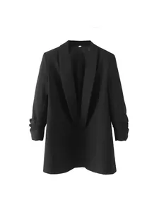 Elegante zwarte blazer zonder sluiting met gerimpelde mouwen en een slank silhouet design