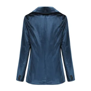 Vista posteriore di un elegante blazer in velluto blu da donna lucido e moderno