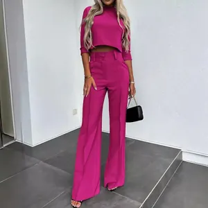 Conjunto de dos piezas fucsia a la moda con top corto y pantalones de pernera ancha