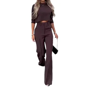 Elegante conjunto de dos piezas para mujer con top corto y pantalones de pierna ancha