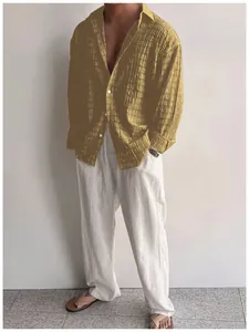 Camicia casual a maniche lunghe giallo senape da uomo con tessuto strutturato e vestibilità morbida