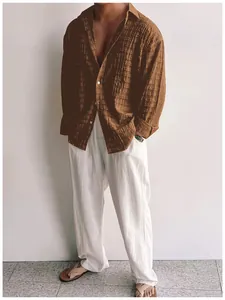 Camicia casual da uomo a maniche lunghe in tessuto marrone testurizzato morbido
