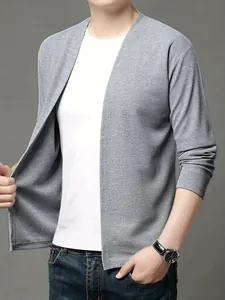 Cardigan en maille gris minimaliste pour hommes pour un look décontracté et moderne
