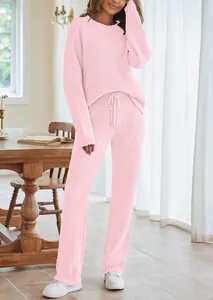 Warmes rosa flauschiges Lounge-Set für Damen mit Langarm-Oberteil und passender Kordelzug-Hose