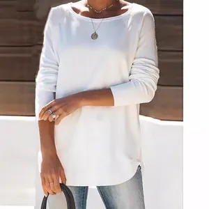 Elegante casual witte damesshirt met lange mouwen, ronde hals en een ontspannen pasvorm
