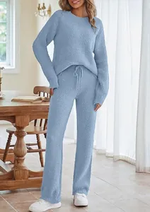 Weiches blaues zweiteiliges Strick-Loungewear-Set mit Langarmpullover und Hose