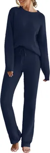 Gemütliches marineblaues flauschiges Loungewear-Set mit Oberteil und weiten Hosen