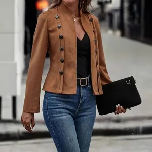 Chaqueta clásica vintage de ante en color liso con botones decorativos y manga larga.