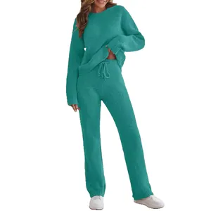 Gemütliches zweiteiliges Damen-Lounge-Set aus Fleece mit langärmeligem Oberteil