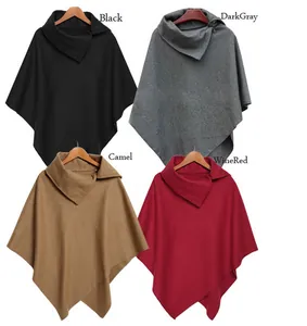 Collezione di poncho da donna con orlo irregolare nei colori nero, grigio e rosso
