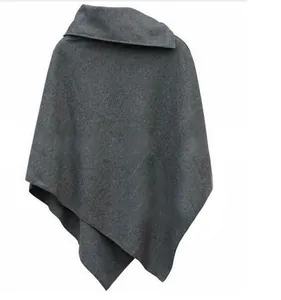 Elegante poncho grigio scuro da donna con orlo irregolare e sofisticato collo aperto