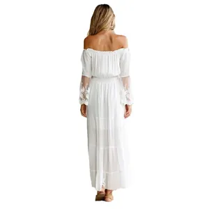 Robe longue blanche élégante à épaules dénudées avec manches cloche en dentelle
