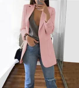 Giacca blazer rosa slim fit da donna, stile revers chic, perfetta per lavoro o tempo libero.