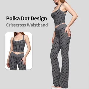 Zweiteiliges Polka-dot-Yoga-Set mit Halter-Top und Schlaghose mit überkreuzter Taille