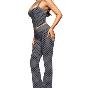 Zweiteiliges graues Punkt-Yoga-Set mit stützendem Tanktop und modischen Schlaghosen-Leggings