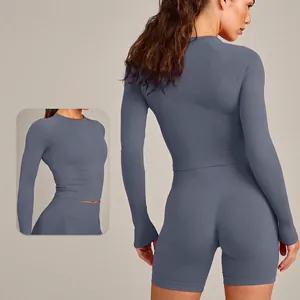 Einfarbiger, schnell trocknender Langarm-Yoga-Anzug mit Shorts für Damen-Fitness