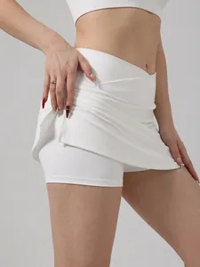 Gonna-pantalone da yoga bianca a vita alta con pantaloncino interno per tennis e fitness.